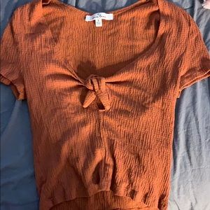 Low neck crop top with tie